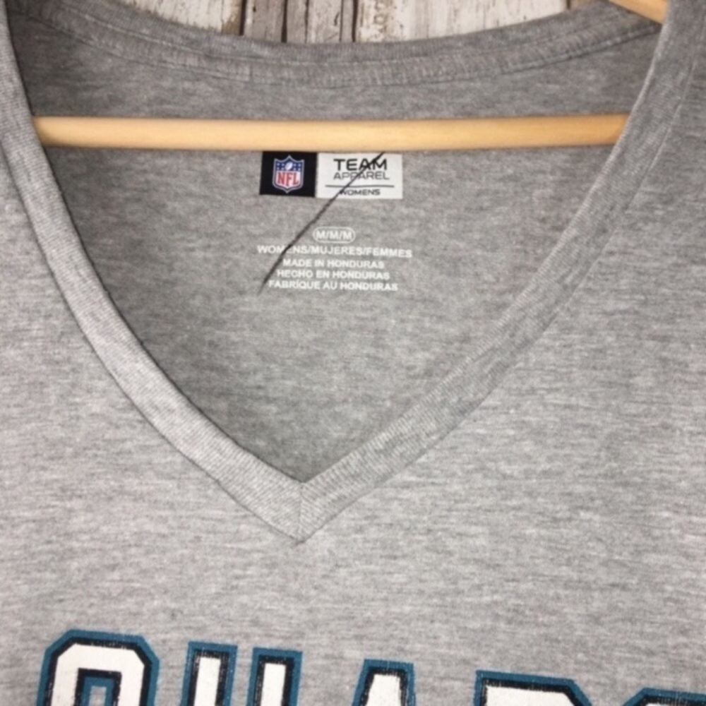 NWT NFL Jacksonville Jaguars Grey Helmut Tee - Picture 3 of 5